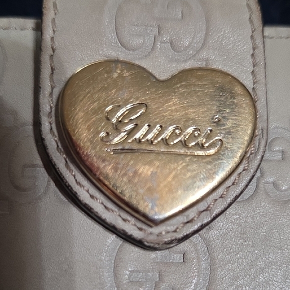 Gucci Beige Wallet with Gold Accent - Picture 2 of 12